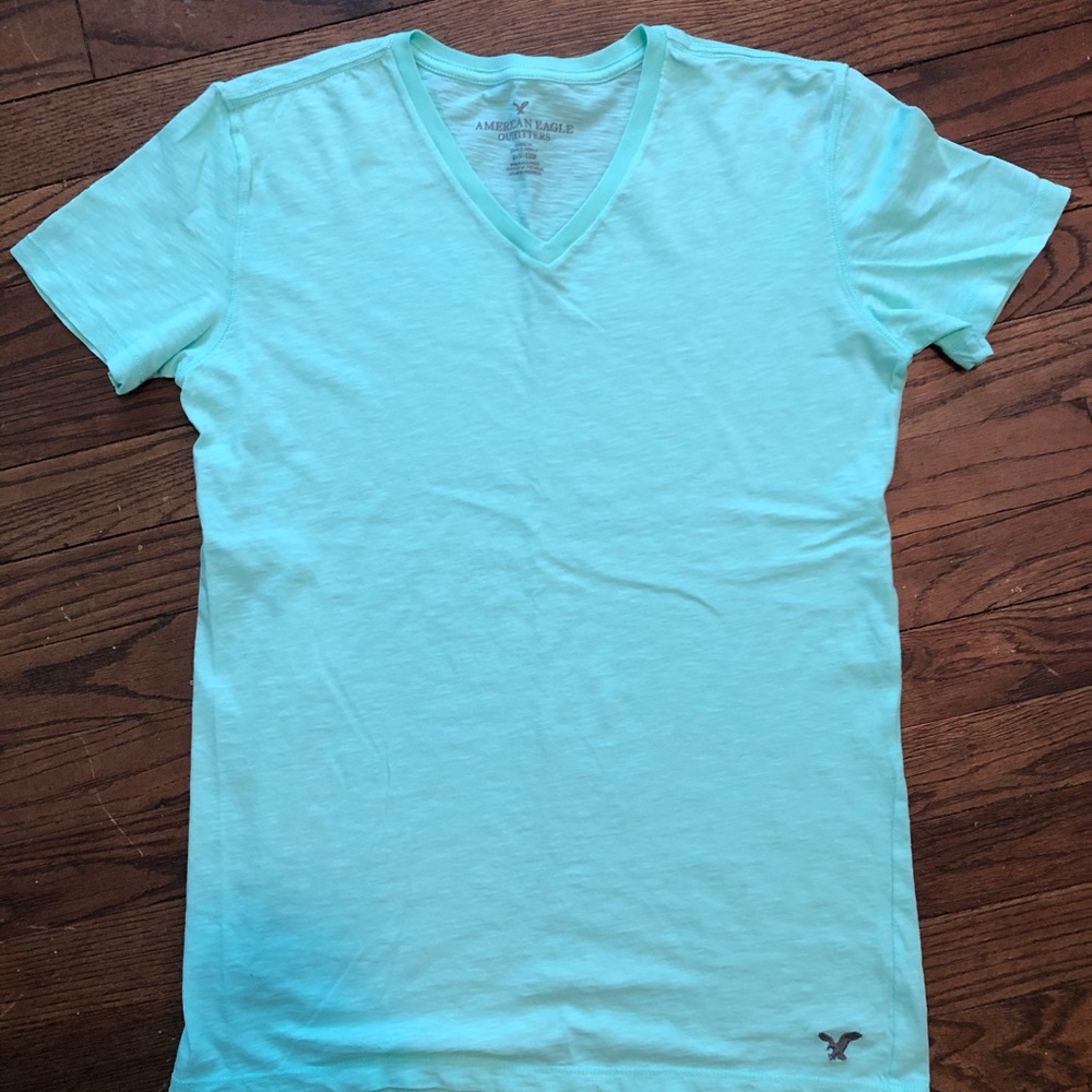 Men’s American Eagle tee size XS